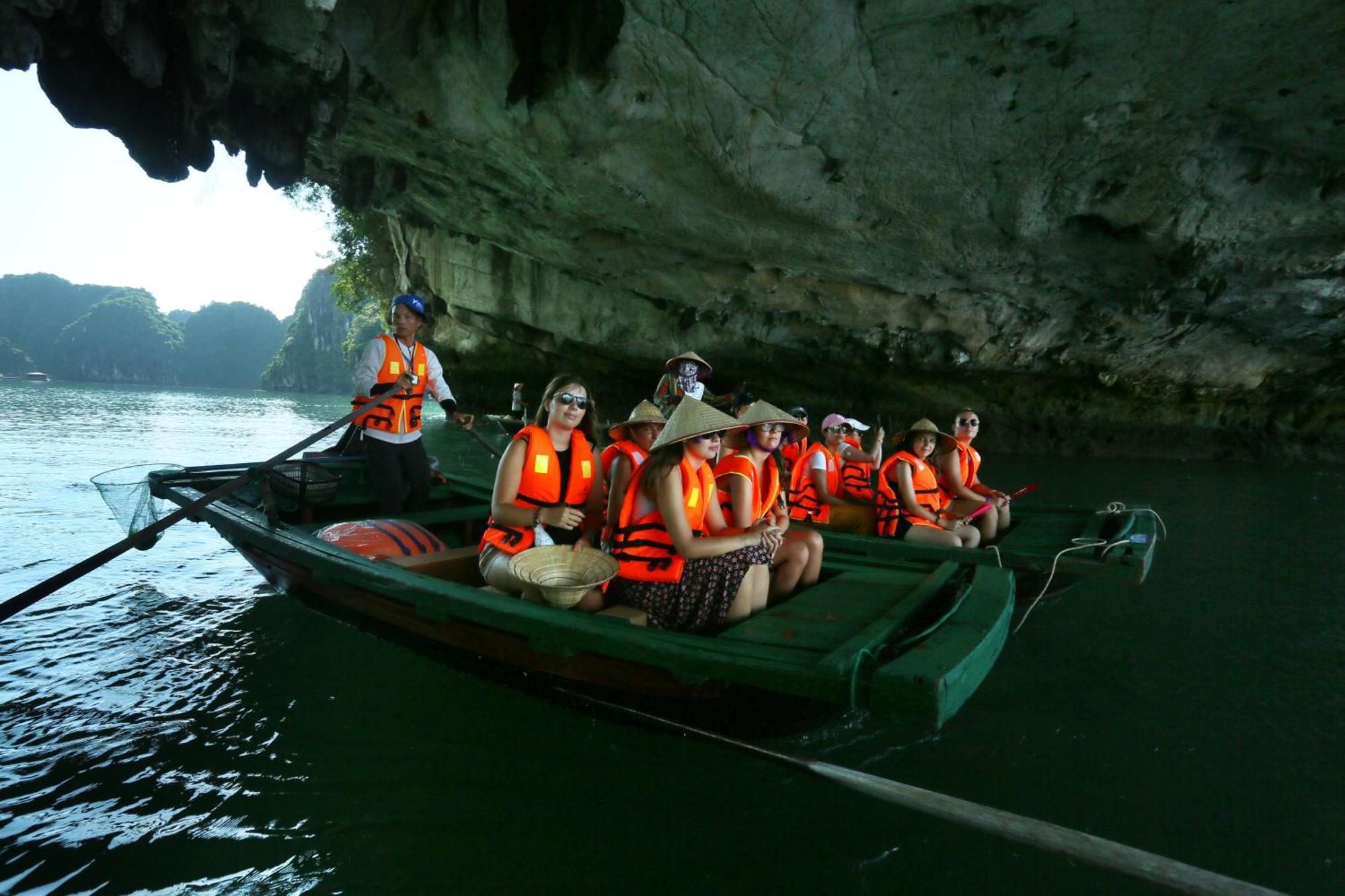 Garden Bay Classic Cruise Ha Long Zewnętrze zdjęcie