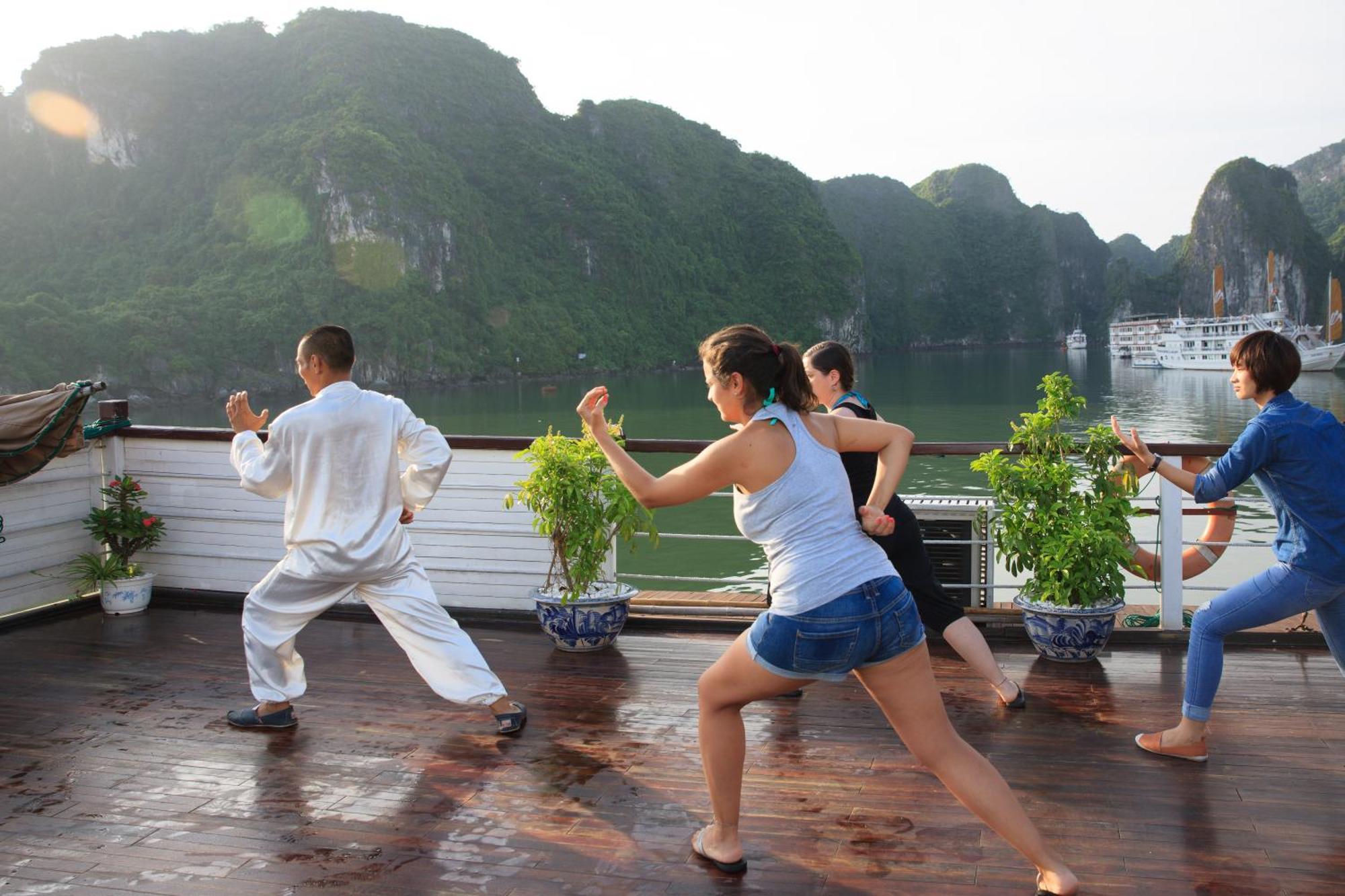 Garden Bay Classic Cruise Ha Long Zewnętrze zdjęcie