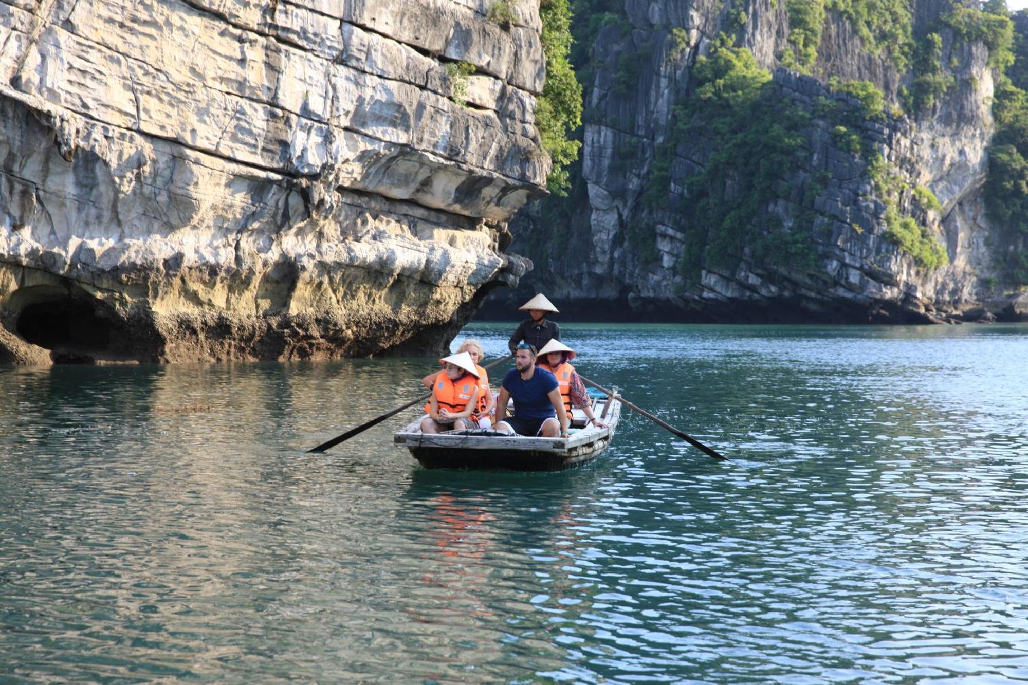 Garden Bay Classic Cruise Ha Long Zewnętrze zdjęcie