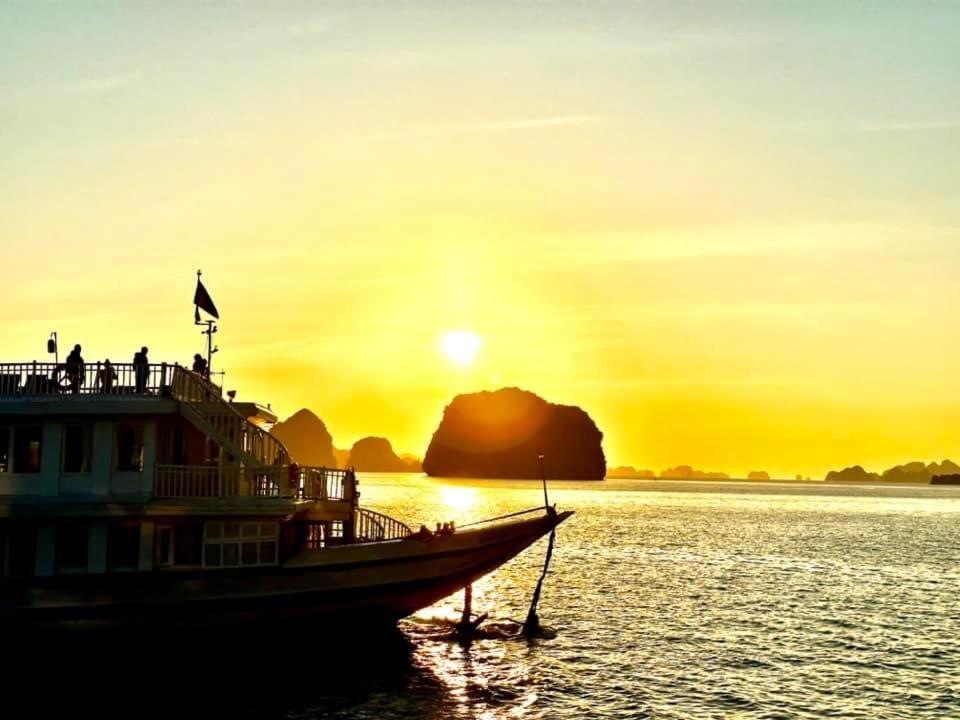 Garden Bay Classic Cruise Ha Long Zewnętrze zdjęcie