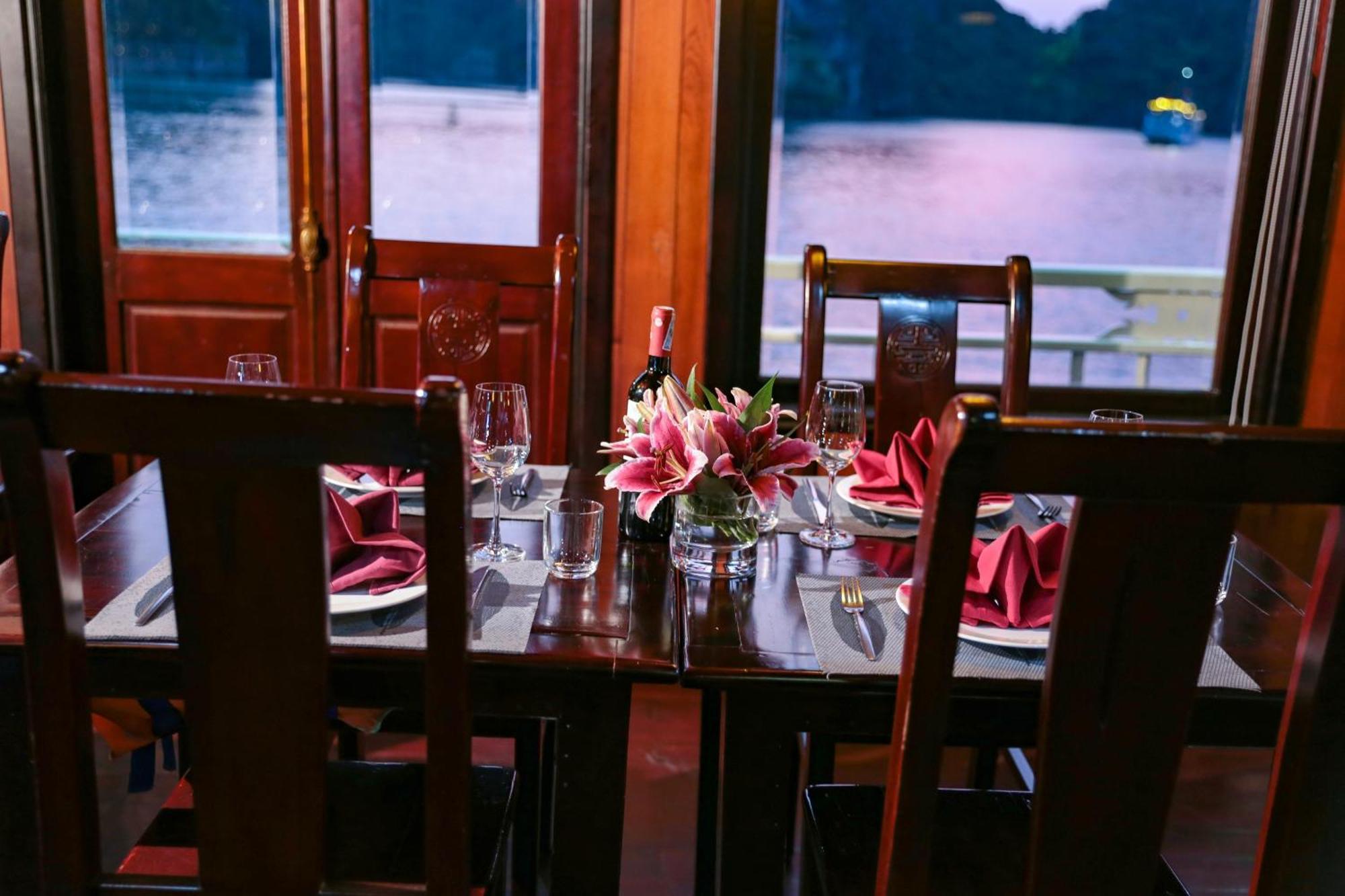 Garden Bay Classic Cruise Ha Long Zewnętrze zdjęcie