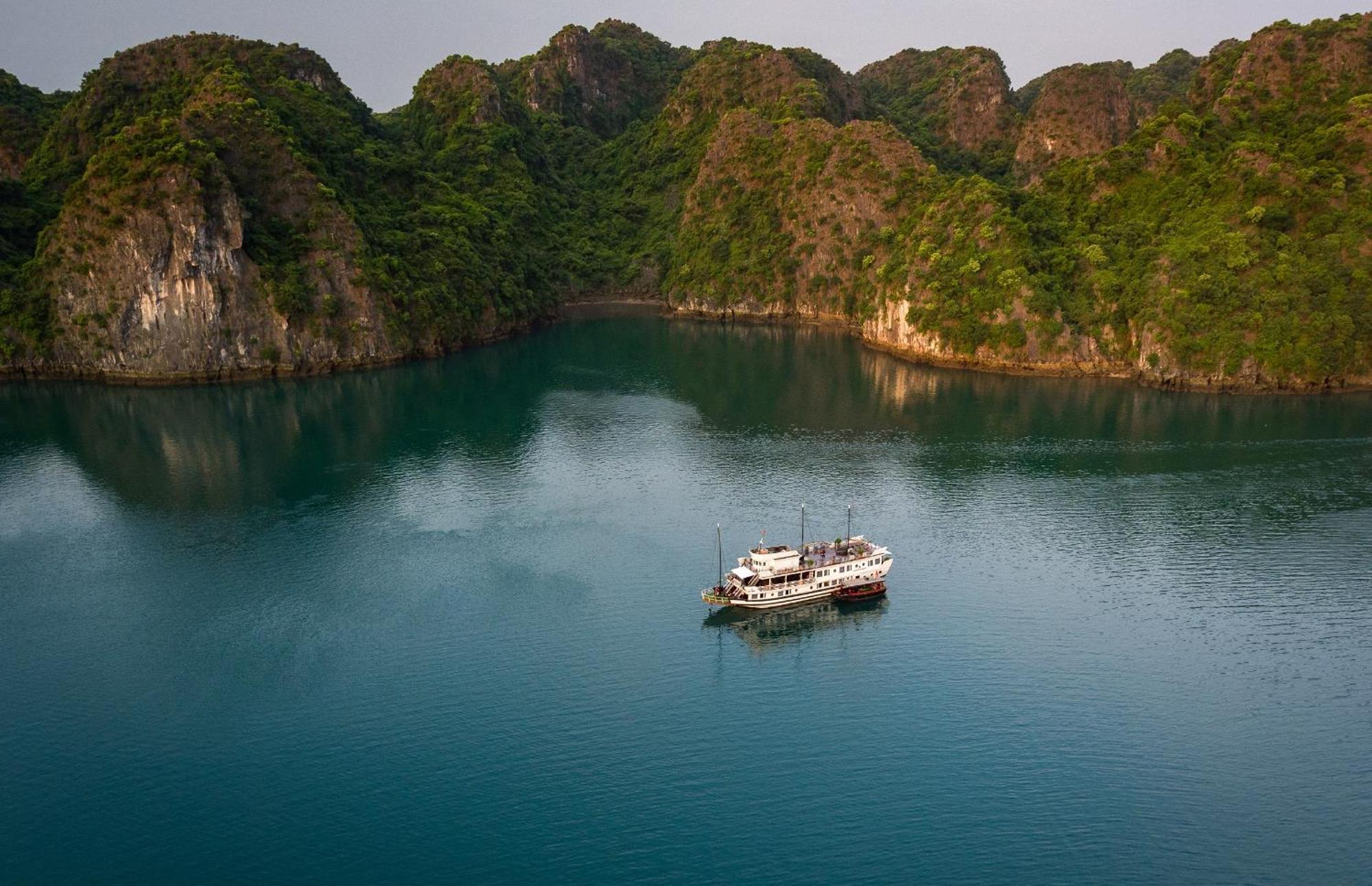 Garden Bay Classic Cruise Ha Long Zewnętrze zdjęcie