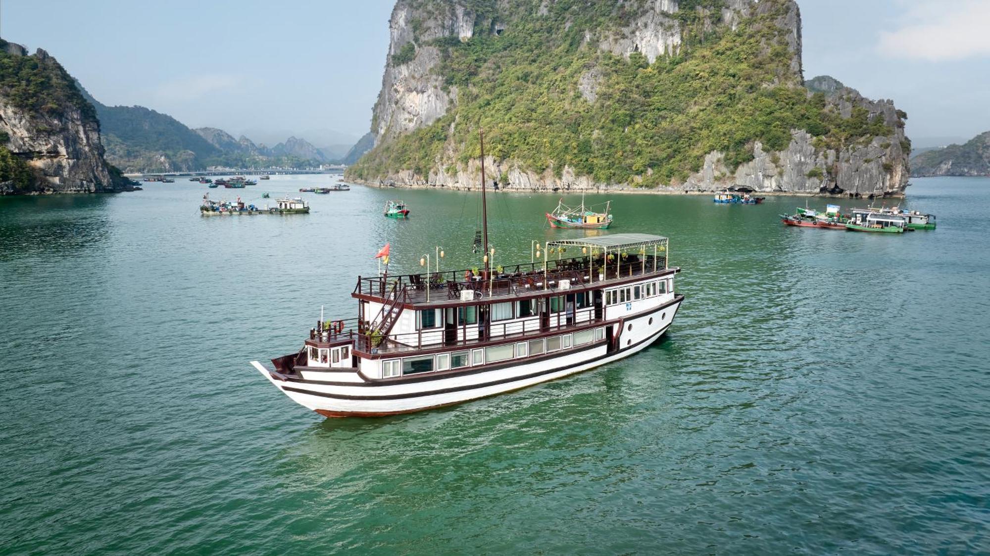 Garden Bay Classic Cruise Ha Long Zewnętrze zdjęcie